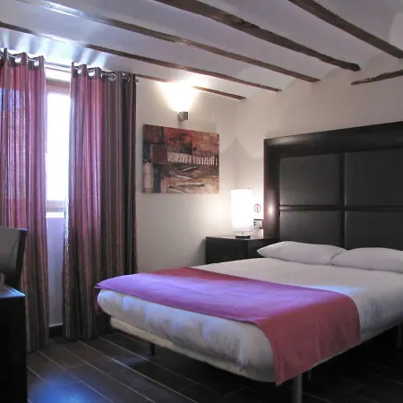 De La Pena Lodge *